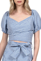Top incrociato in cotone elasticizzato a righe blu