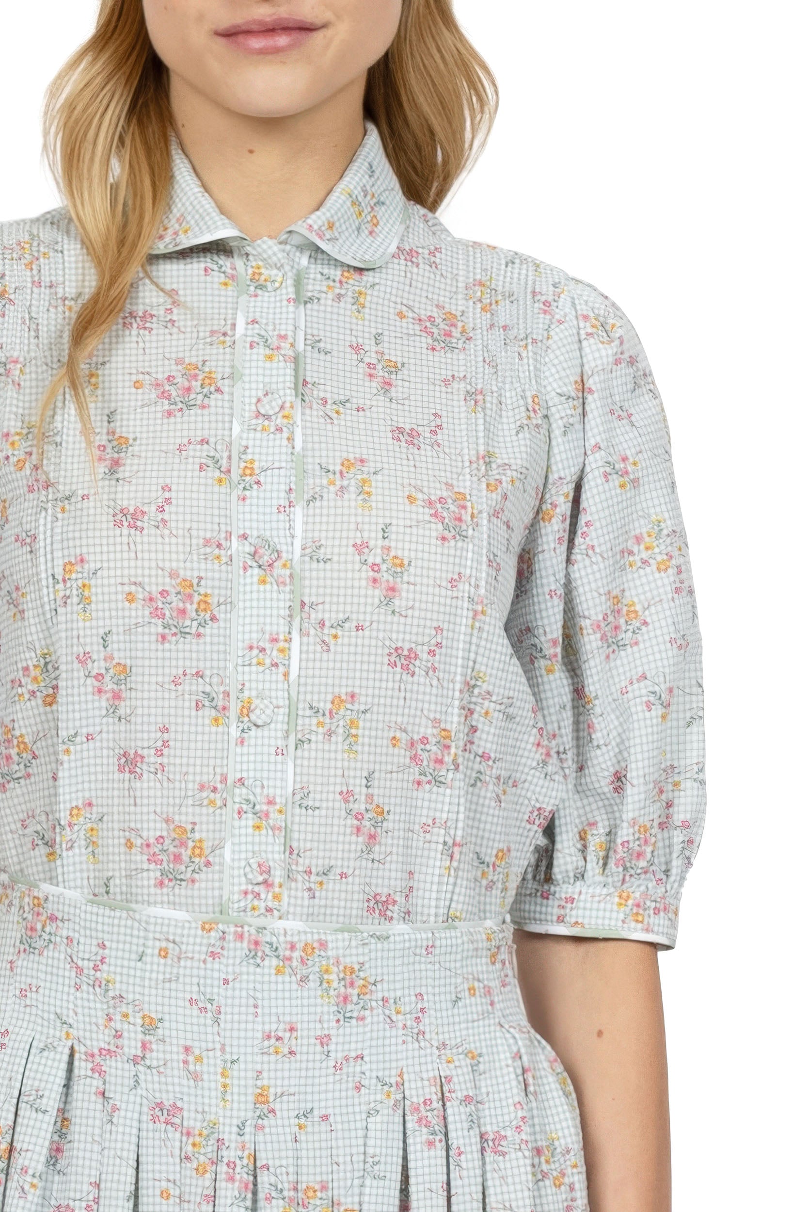 Camicia vichy e floreale con maniche a sbuffo