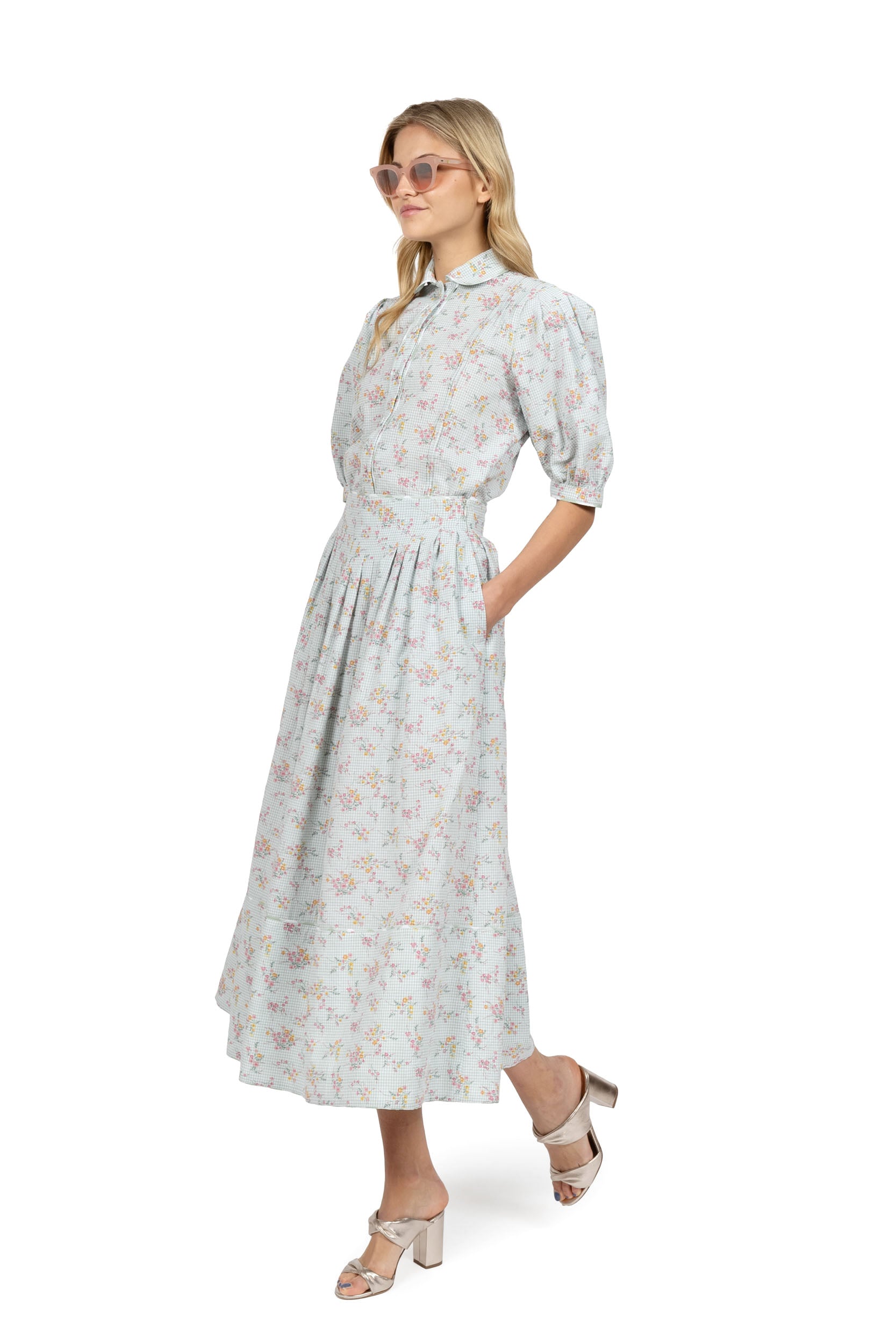 Camicia vichy e floreale con maniche a sbuffo