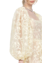 Abito ampio con tulle ricamato