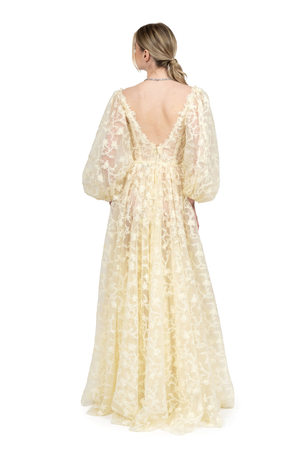Abito ampio con tulle ricamato