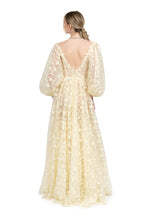 Abito ampio con tulle ricamato
