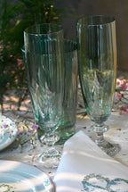 Set verde di due bicchieri d'acqua Isis