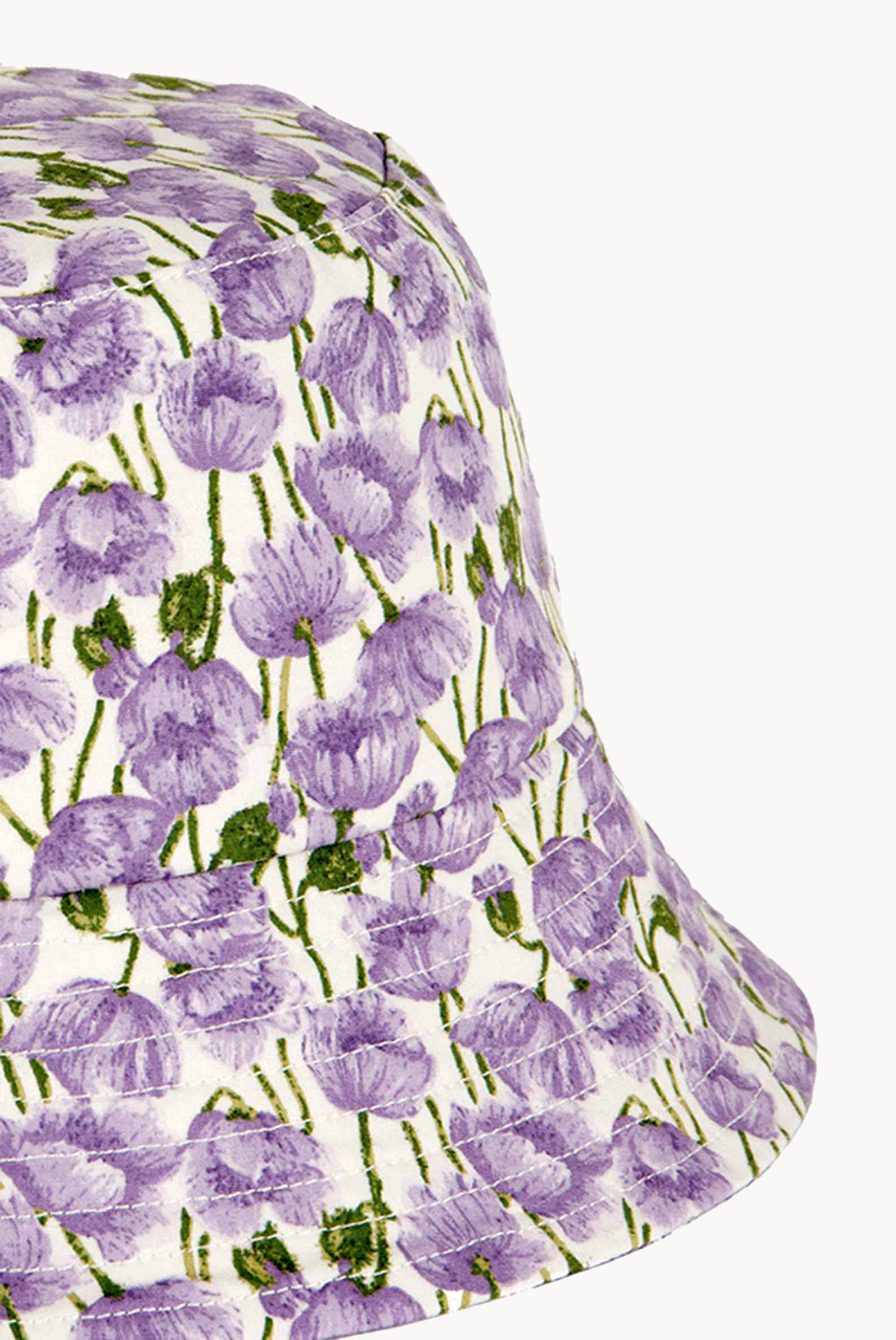 Cappello a secchiello con papaveri