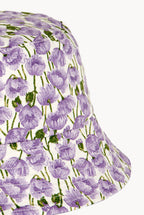 Cappello a secchiello con papaveri