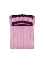 Maglione dolcevita in cashmere rosa con trecce