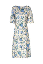 Abito dritto in jacquard con fiori selvatici
