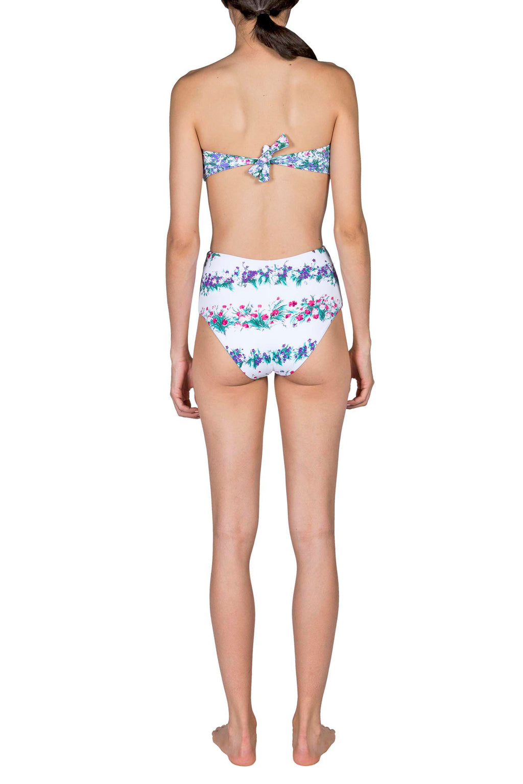Bikini a fascia e slip a vita alta