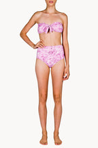 Bikini a fascia e slip a vita alta con rose rosa