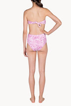 Bikini a fascia e slip a vita alta con rose rosa