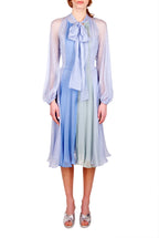 Abito corto in chiffon a tre colori con fiocco