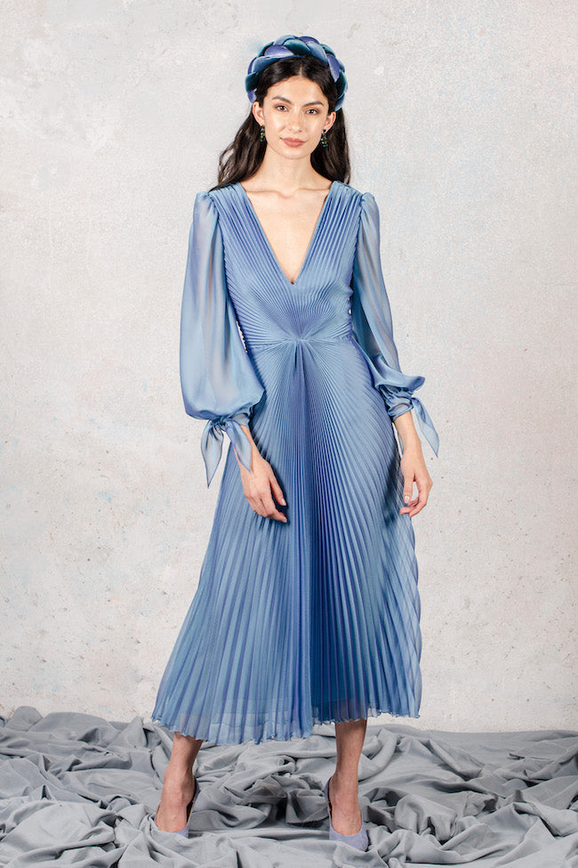 Abito midi plissettato in chiffon iridescente