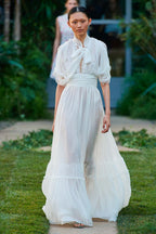 Abito lungo in chiffon crepon con pizzo bianco