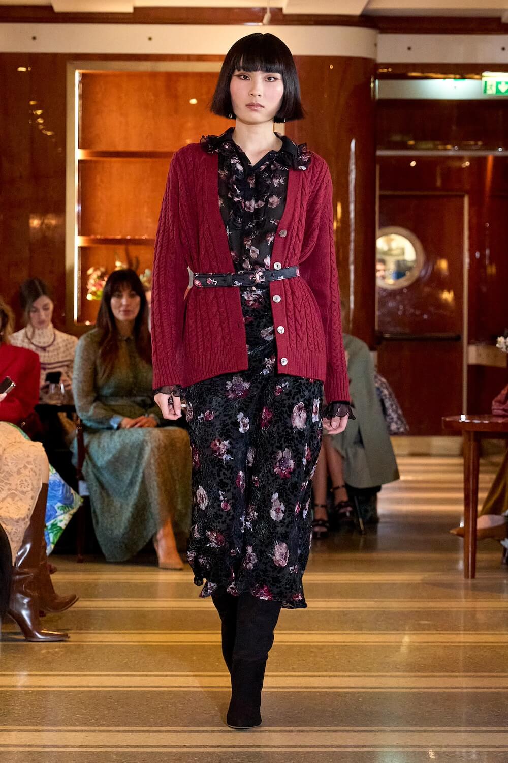 Camicia in Chiffon con Fiore di Viola del Pensiero