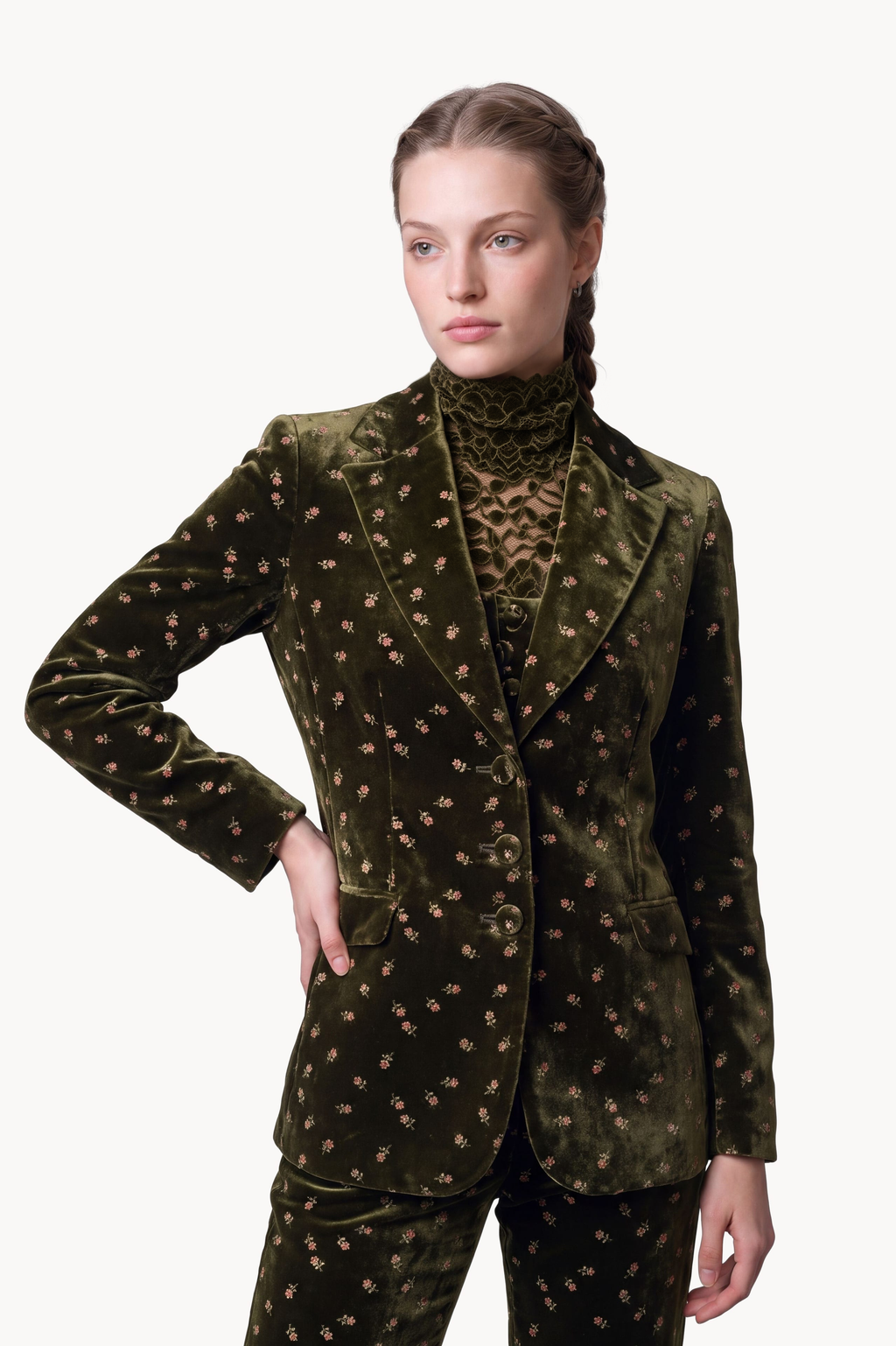 Single-breasted tailored jacket in floral-embroidered velvet