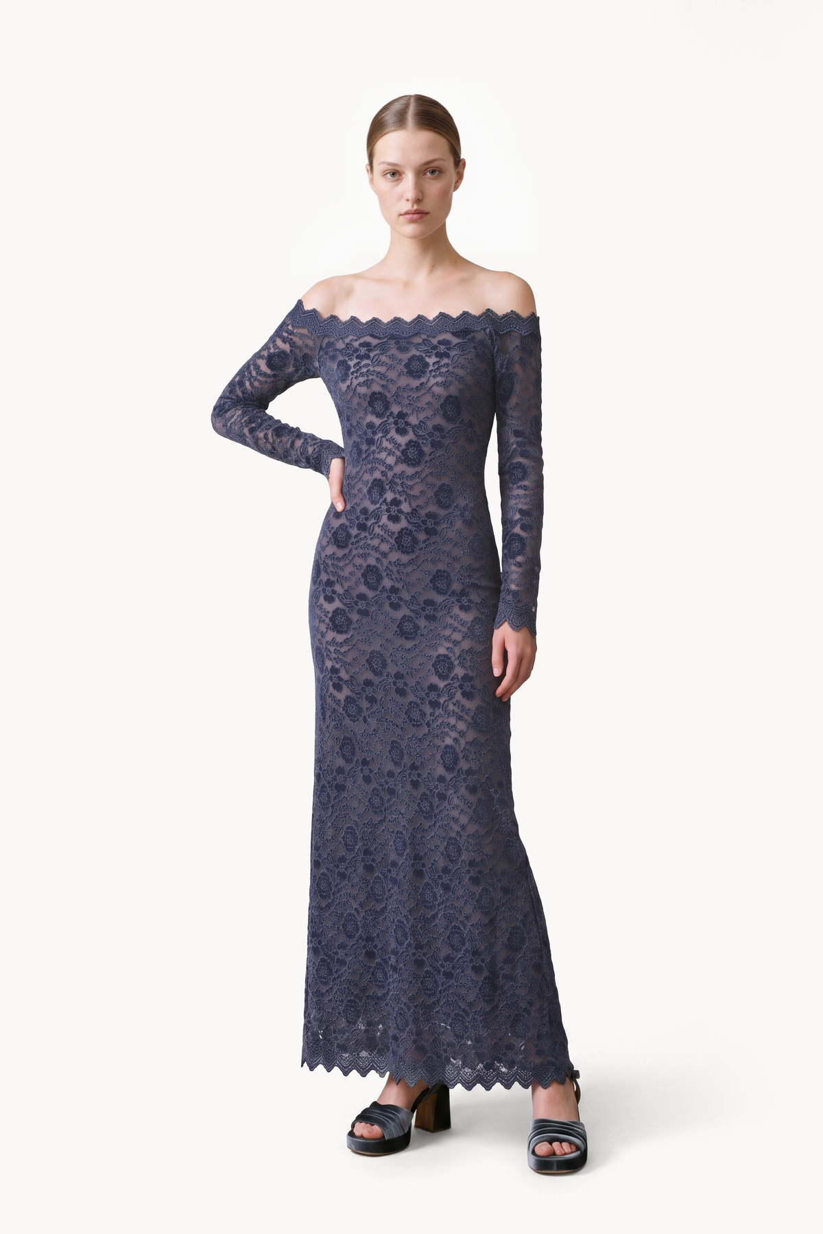 Off-the-shoulder long dress in floral velvet lac