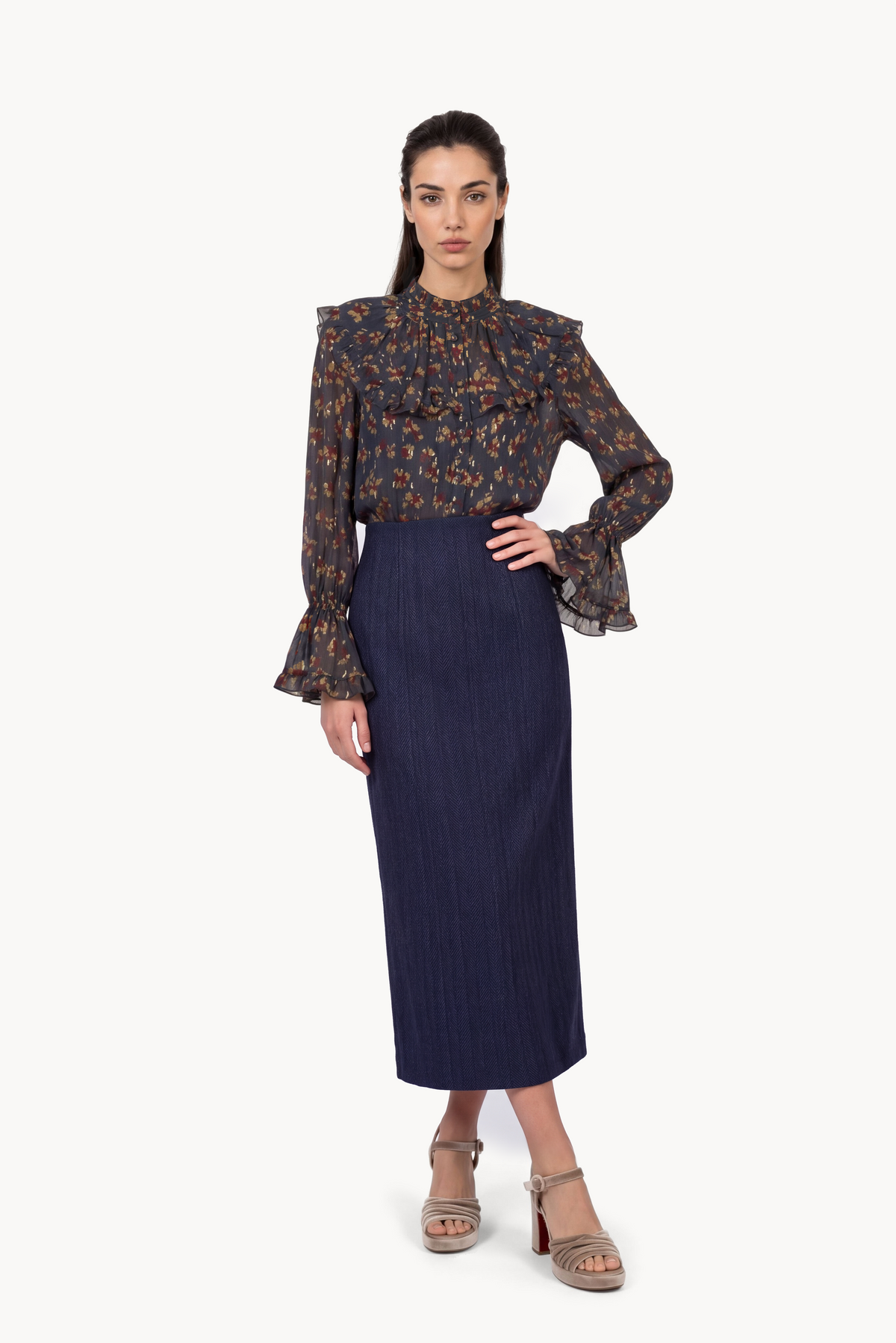 Midi skirt with slit in herringbone fustian
