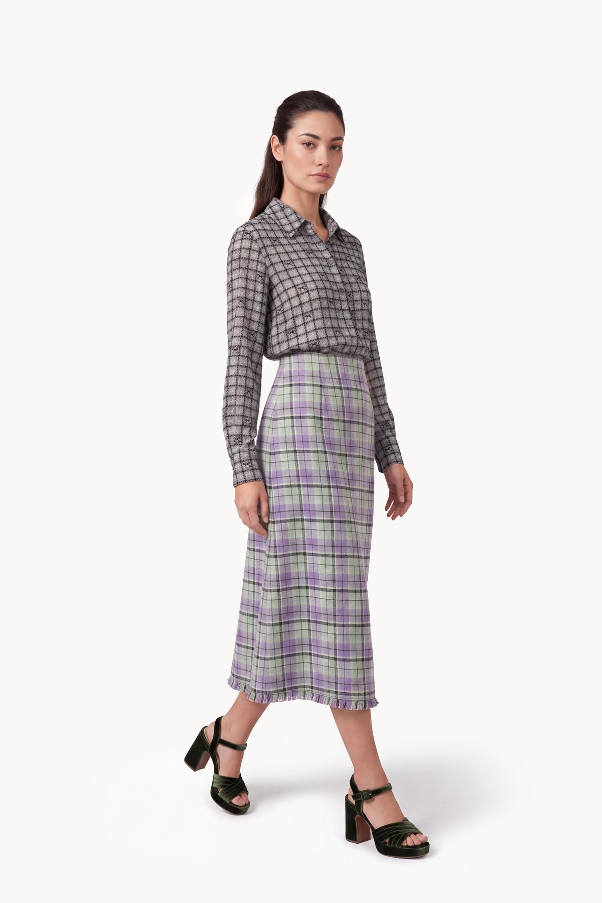 Fluid shirt with flared cuffs in tartan