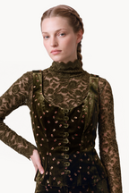 Tailored buttoned vest in floral-embroidered velvet