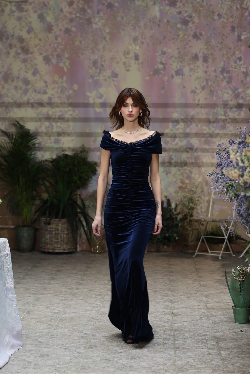Vestito drappeggiato in velluto stretch