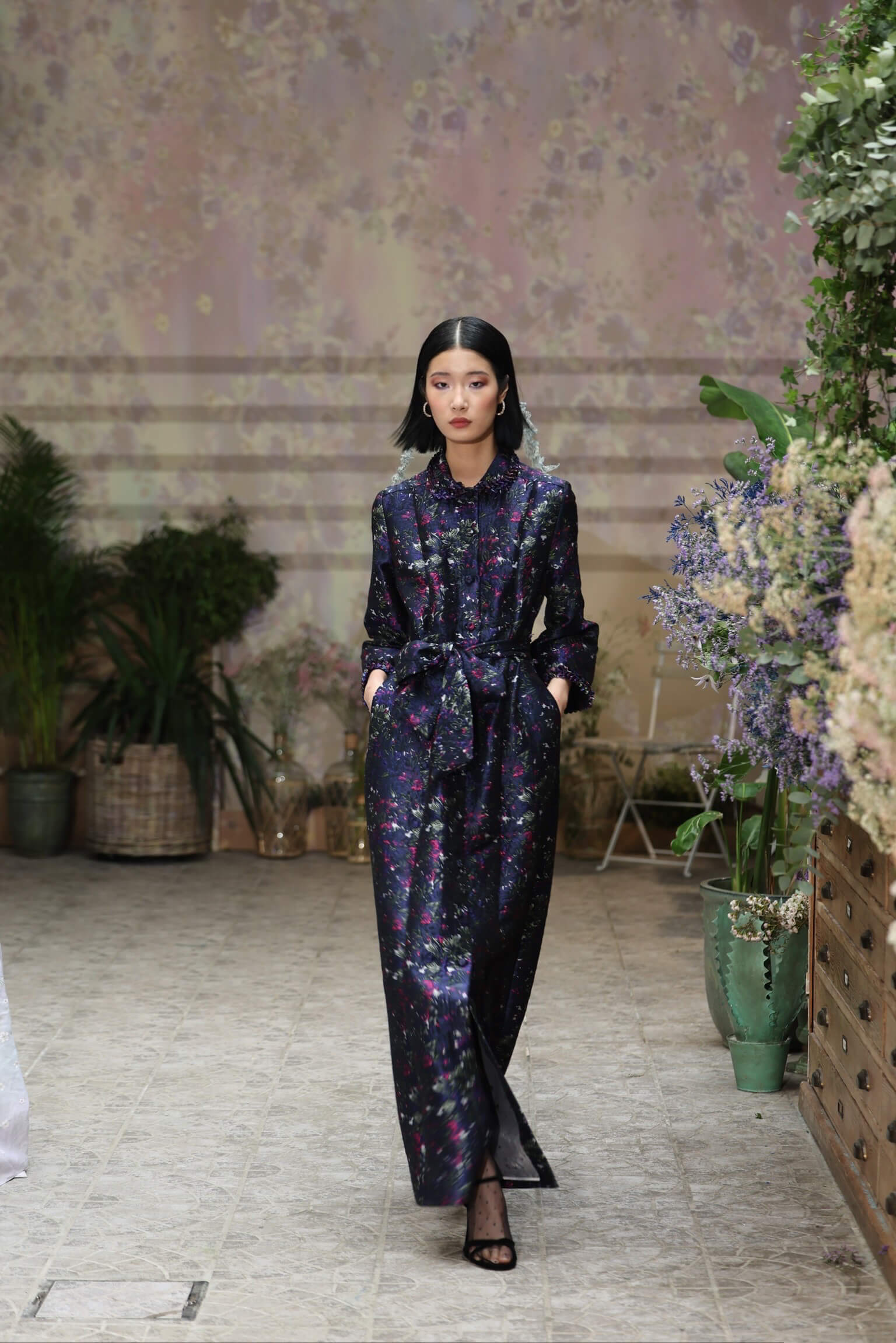 Brocade Dress With A Collar