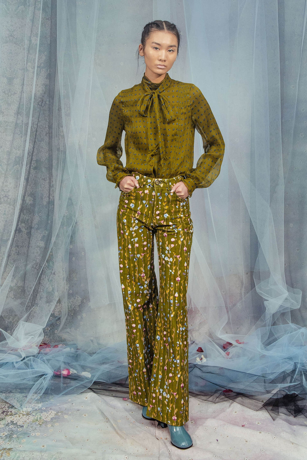 Pantaloni palazzo in velluto a coste con ghirlanda di fiori