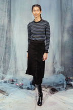 Maglione nero girocollo floreale
