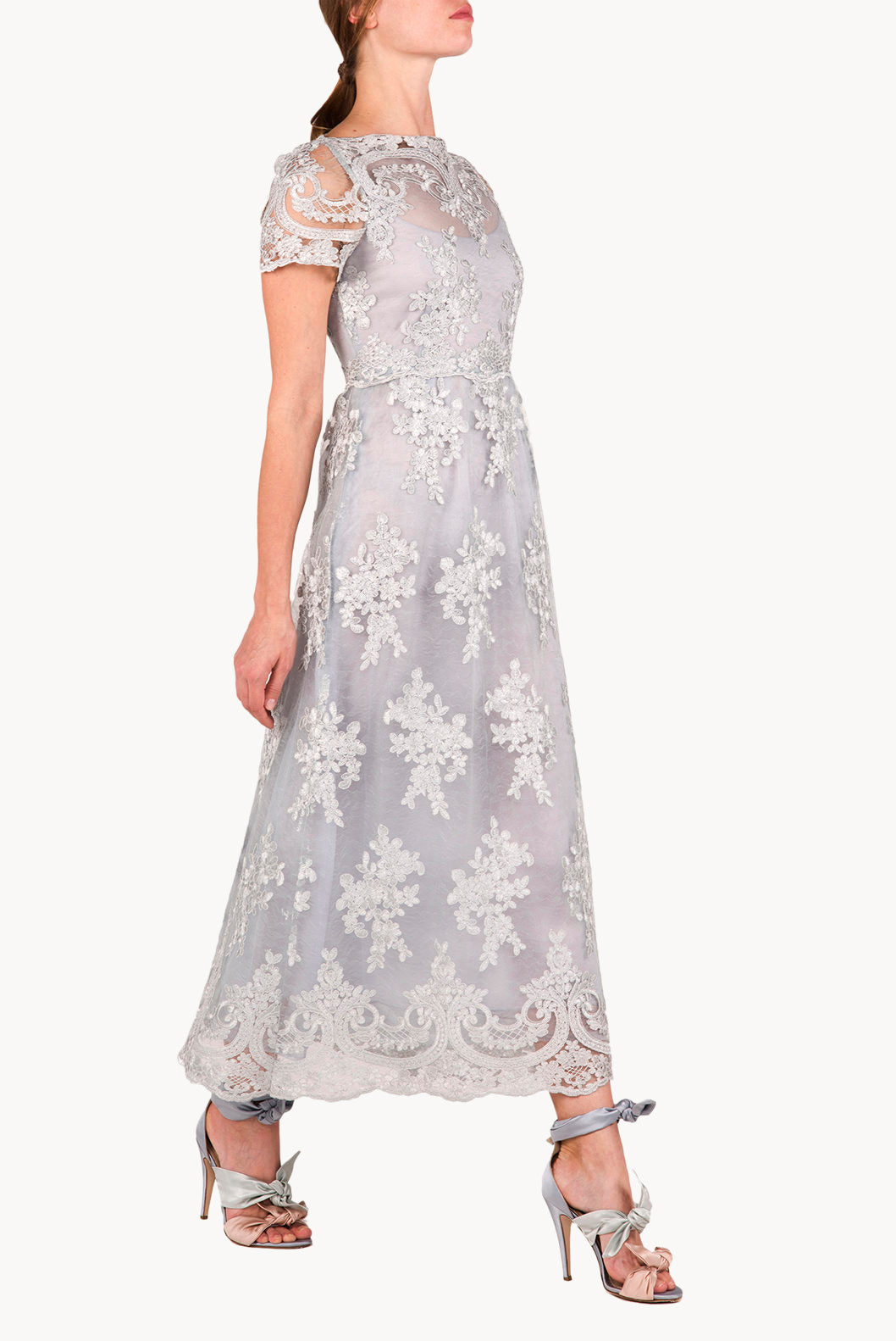 Abito midi in pizzo floreale