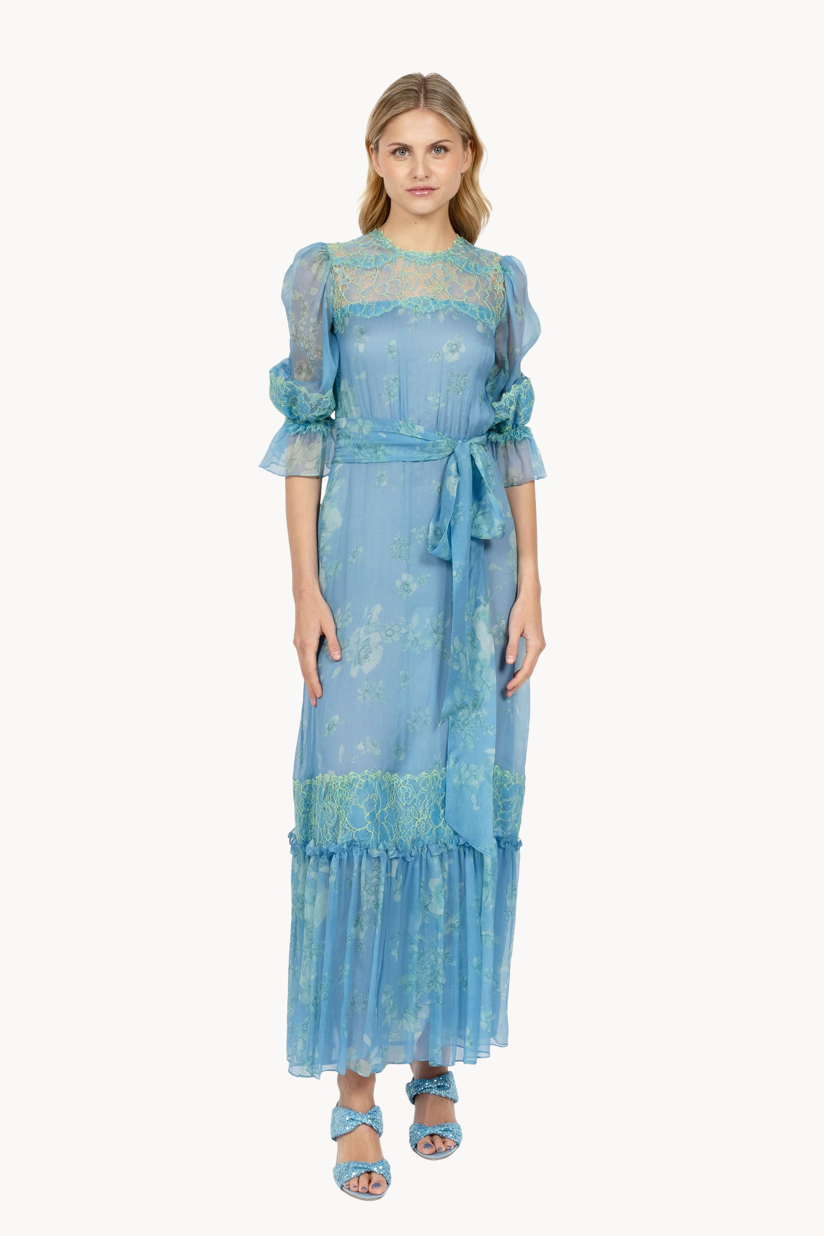 Abito in chiffon di seta con pizzo decorato