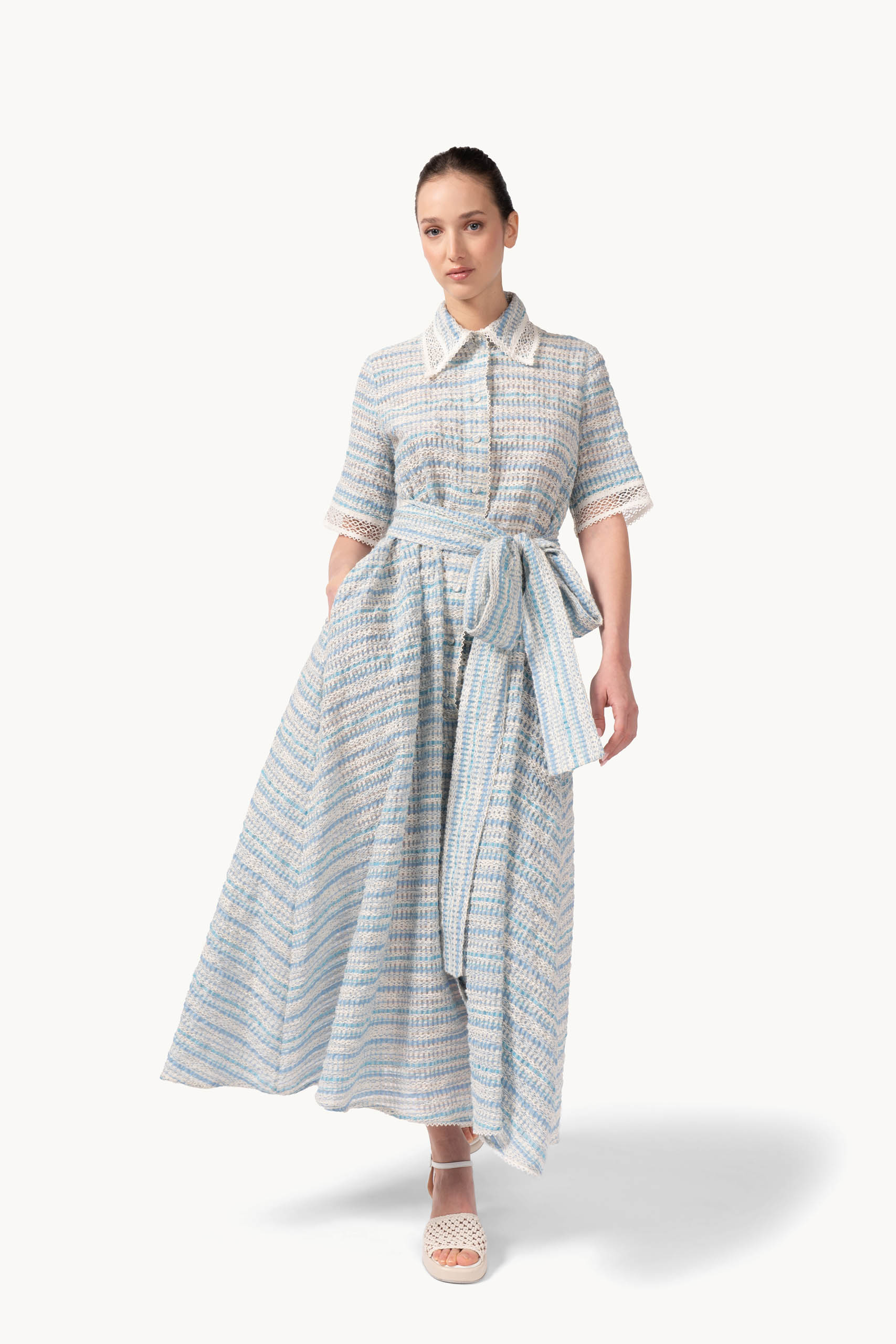 Abito in cotone jacquard e pizzo con cintura