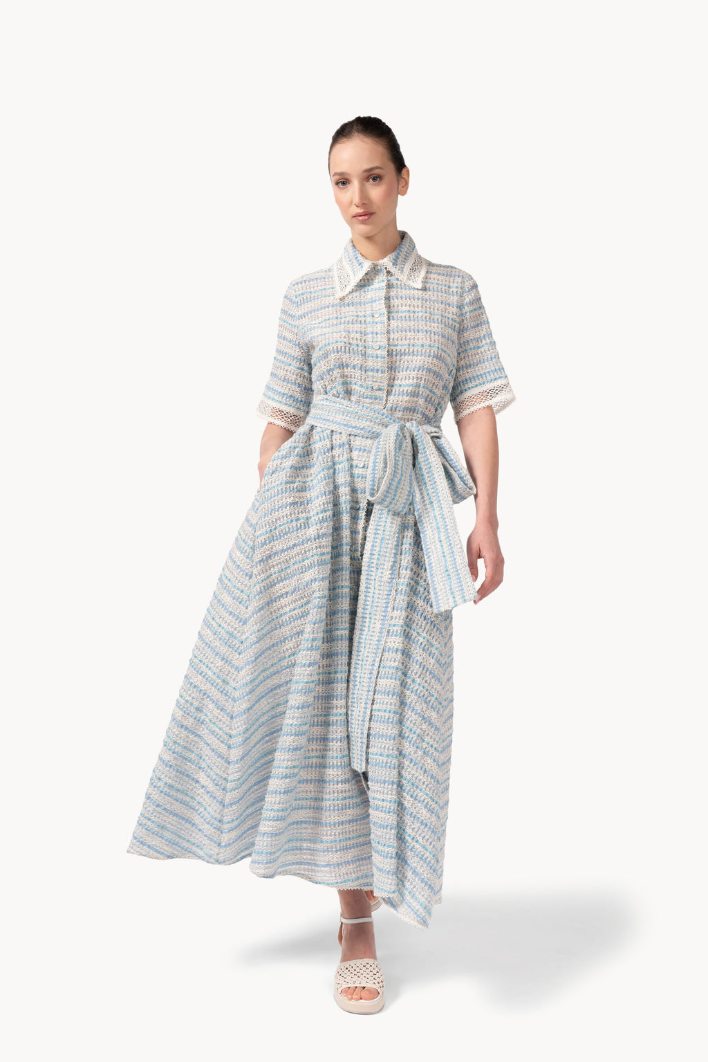 Abito in cotone jacquard e pizzo con cintura