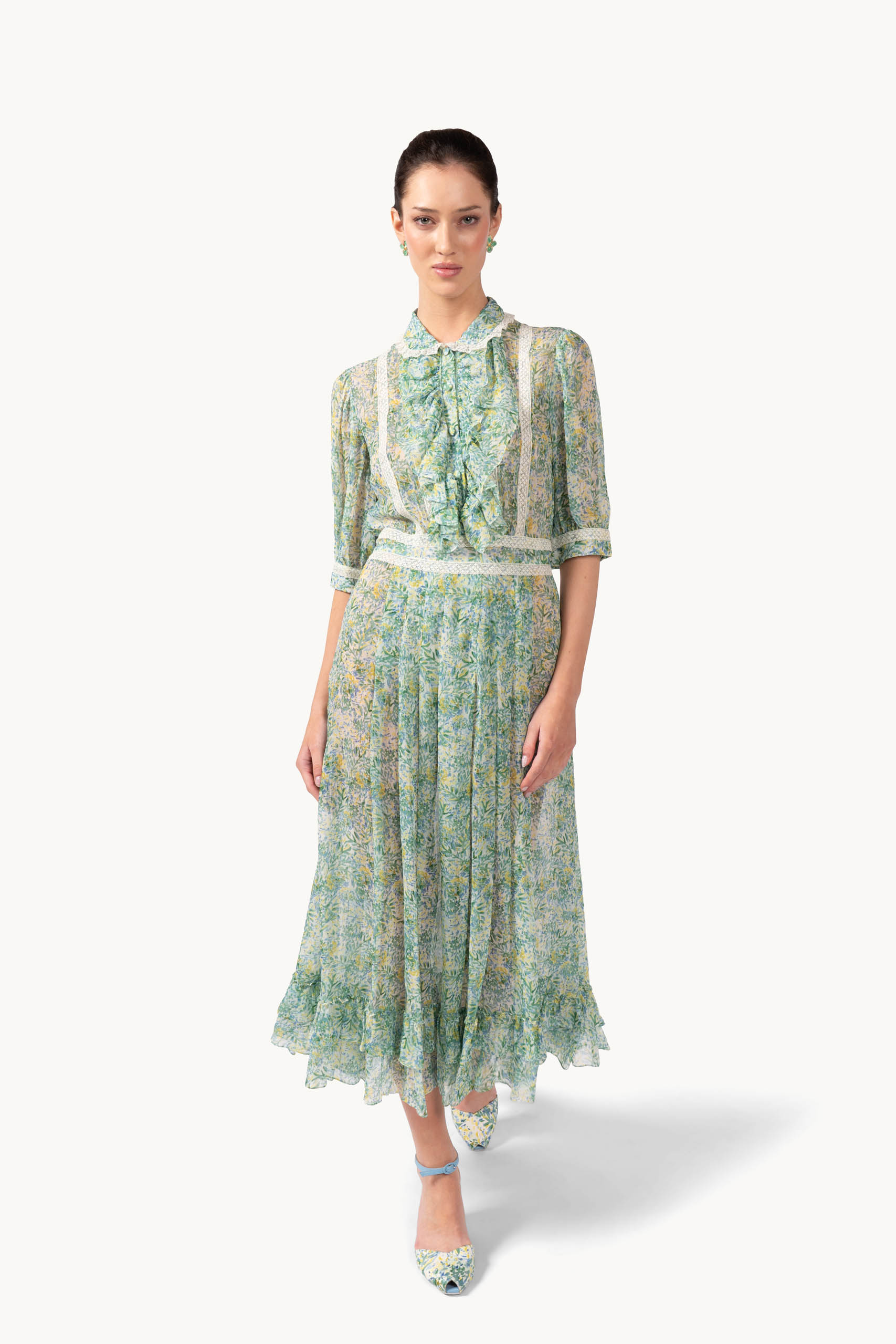 Abito camicia in chiffon stampato verde corallo con inserti in pizzo