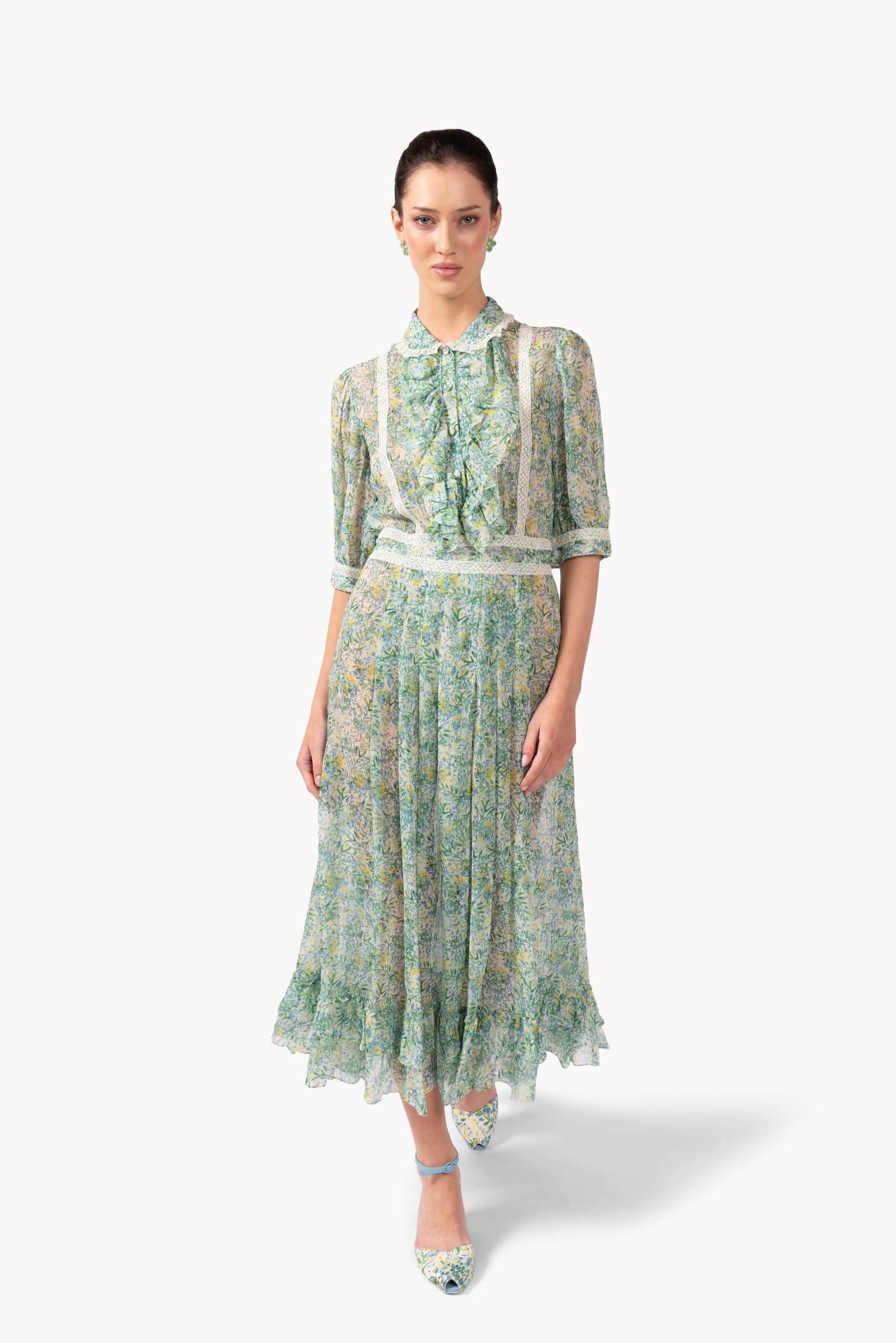Abito camicia in chiffon stampato verde corallo con inserti in pizzo
