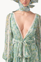 Abito lungo in chiffon stampato con inserti in pizzo