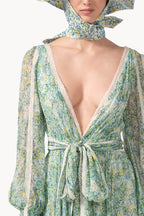 Abito lungo in chiffon stampato con inserti in pizzo