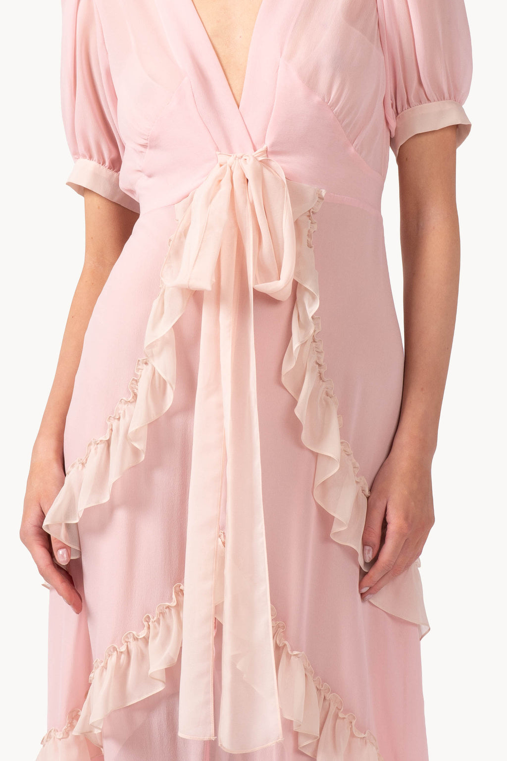 Abito in chiffon con volant