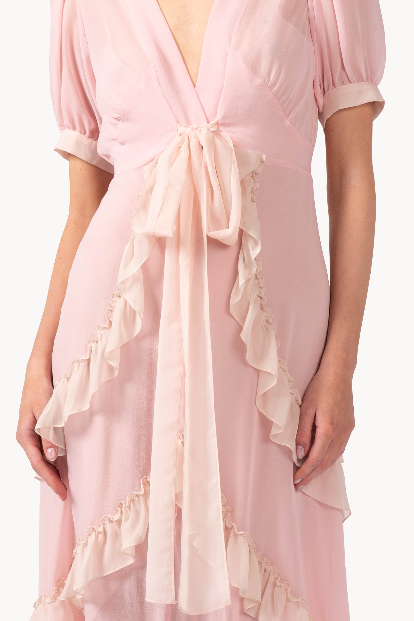 Abito in chiffon con volant
