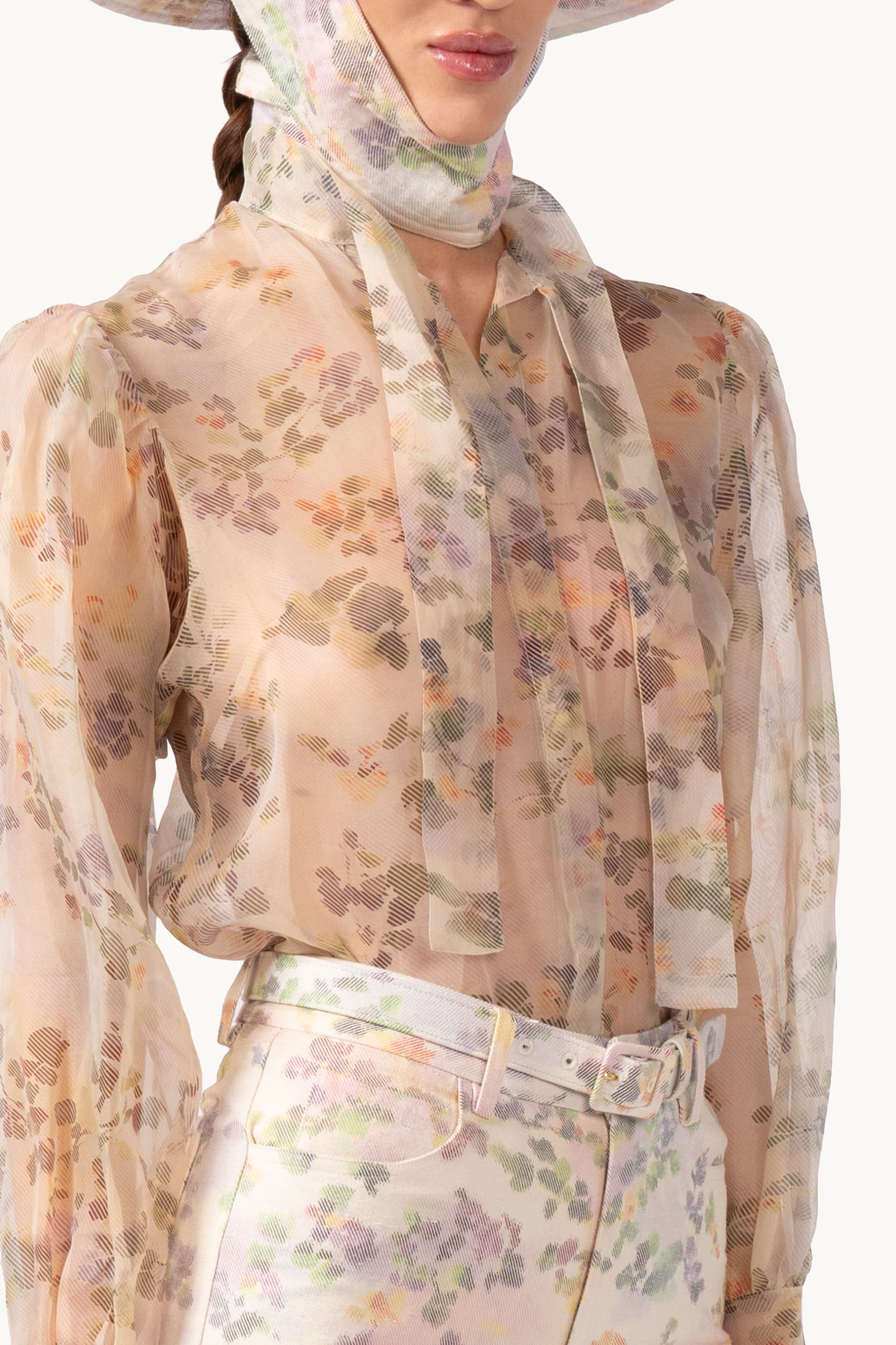 Blusa in Organza Floreale Chinè