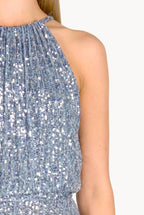 Vestito blu con paillettes e spacco alto
