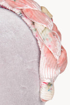 Fascia per capelli intrecciata con boccioli di rosa in velluto rosa