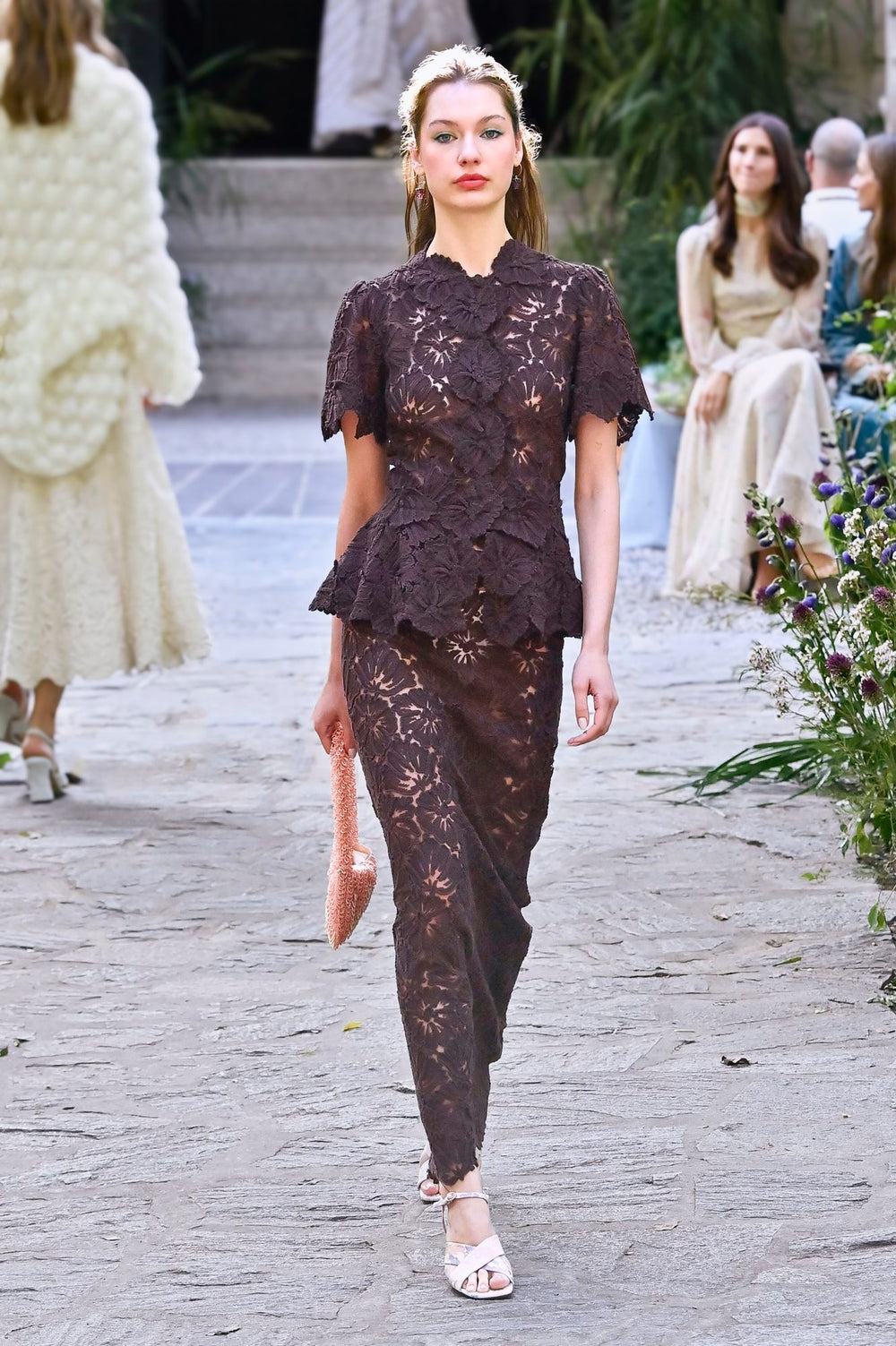 Look 15