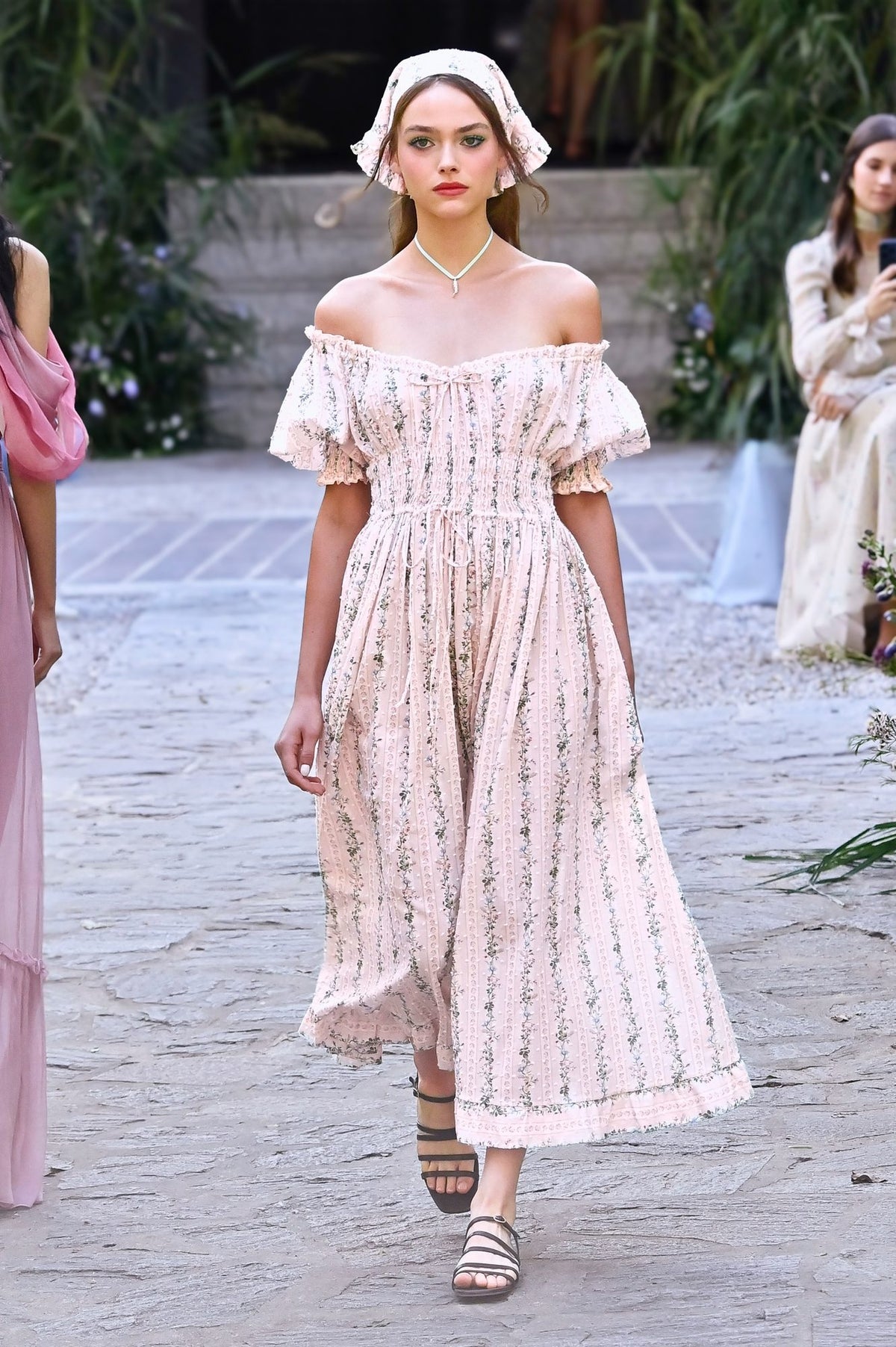 Look 25
