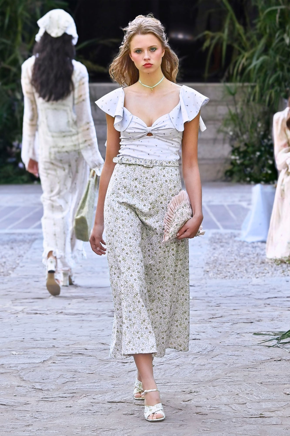 Look 30