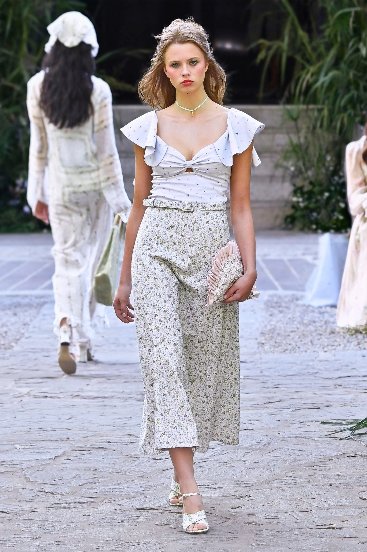 Look 30