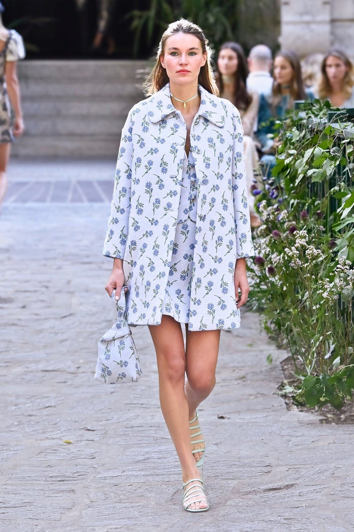 Look 37