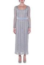 Abito ricamato in macramè