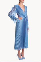 Abito midi plissettato in chiffon iridescente