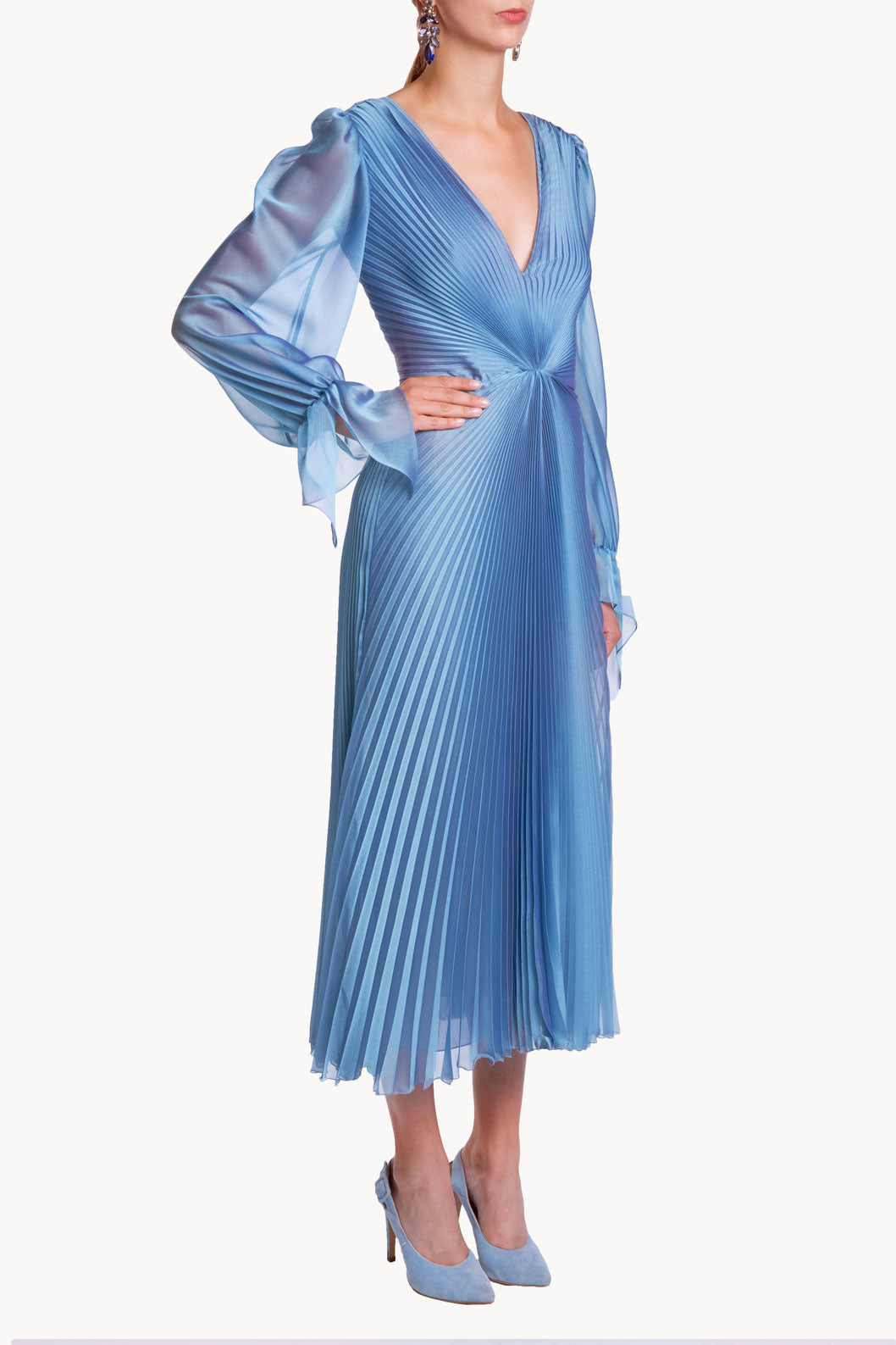 Abito midi plissettato in chiffon iridescente