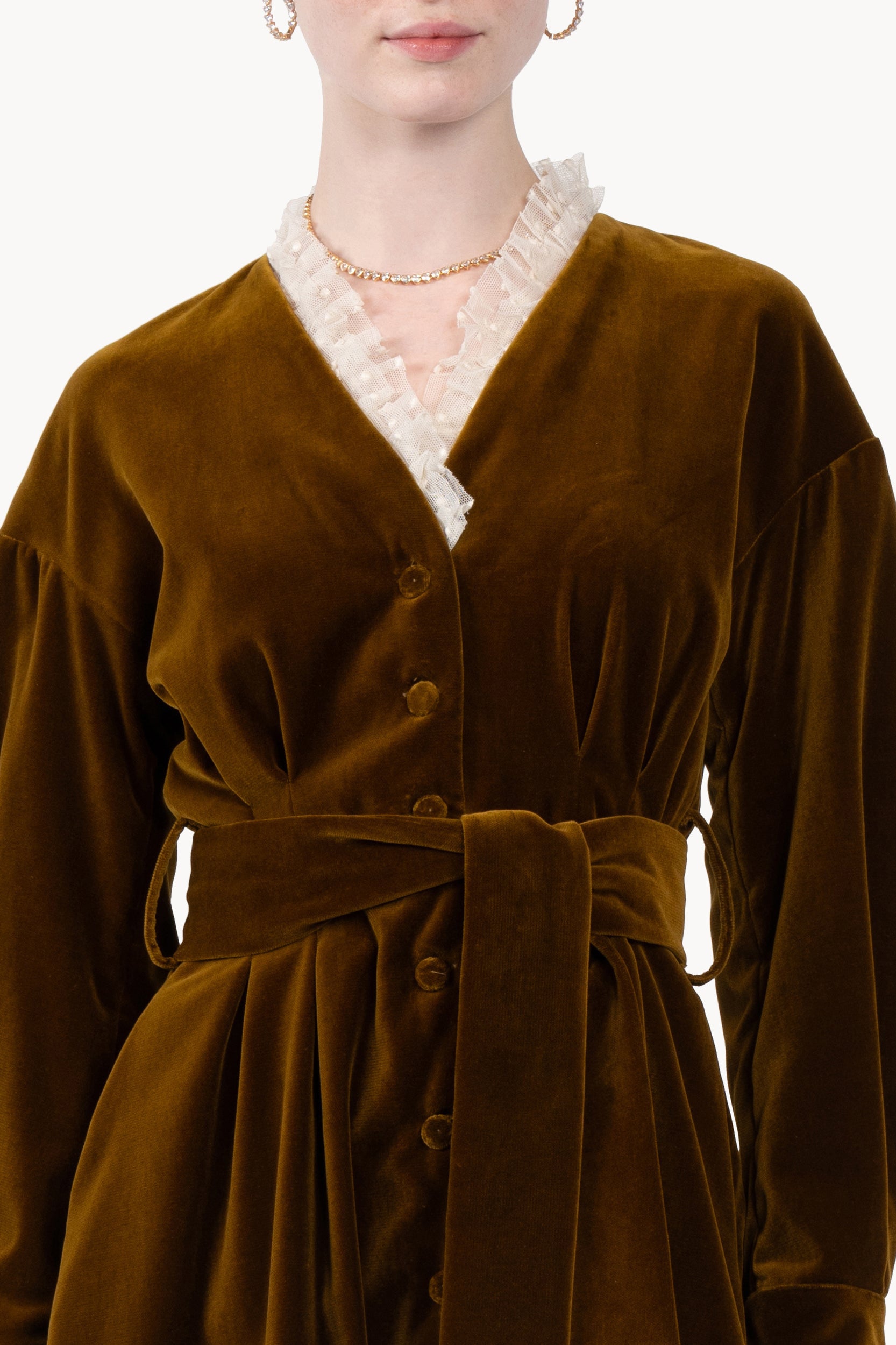 Vestito in velluto con scollo in pizzo