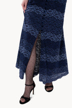 Vestito a righe in pizzo con fascia